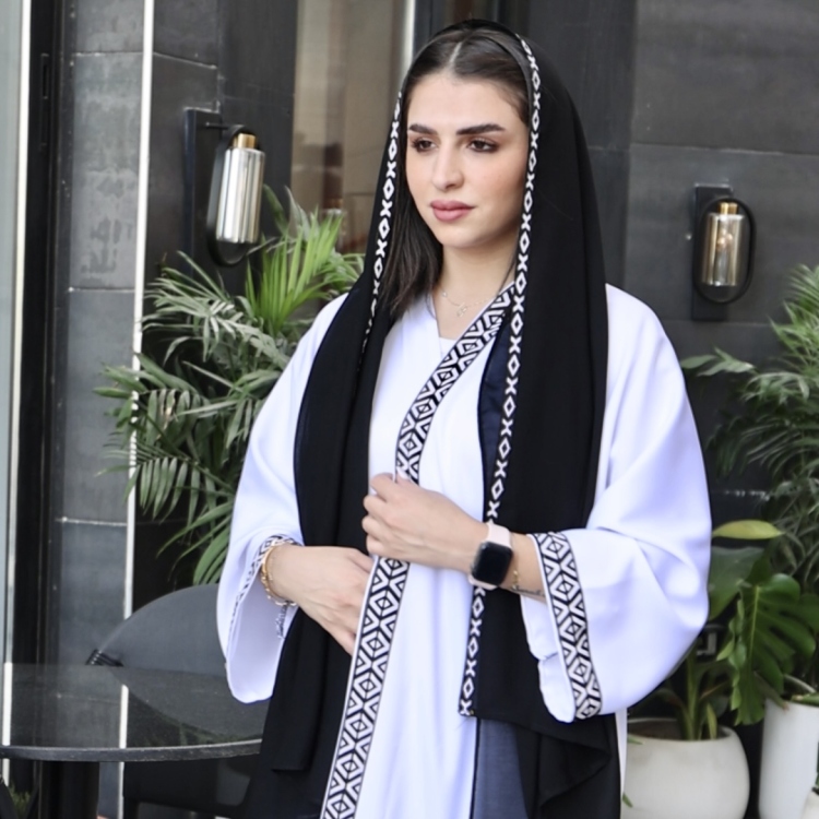 عباية ملونة 