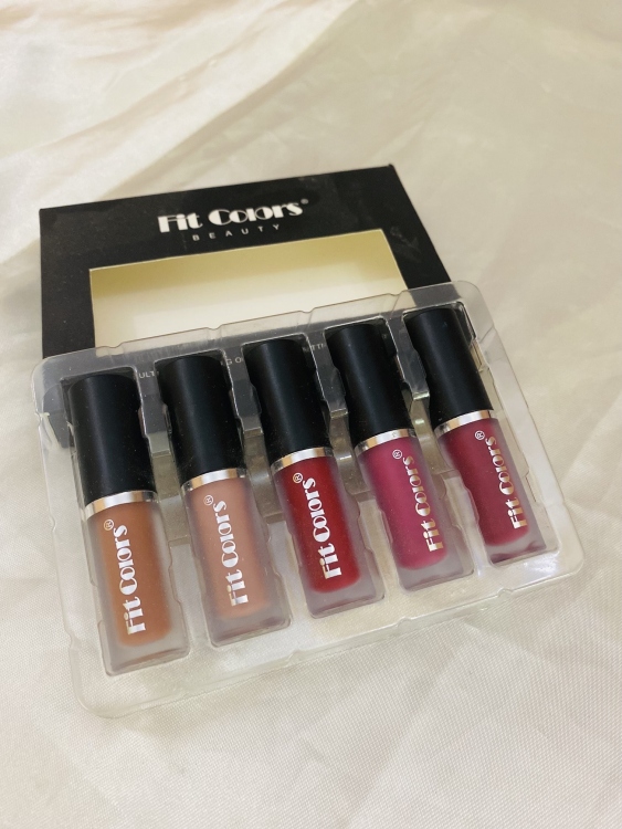 غلوس fit colors 