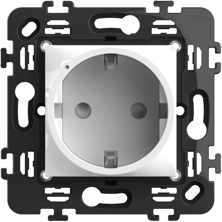 Connected Socket (german standard socket) white