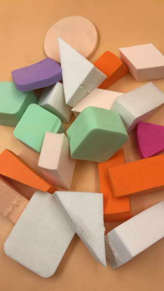 MAKEUP SPONGE PUFF سفنجات