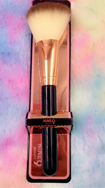 MAKEUP BRUSH فرشاة