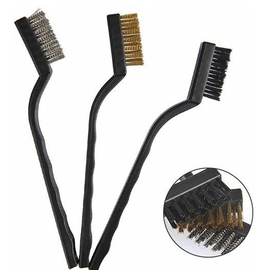 Brush clean for car