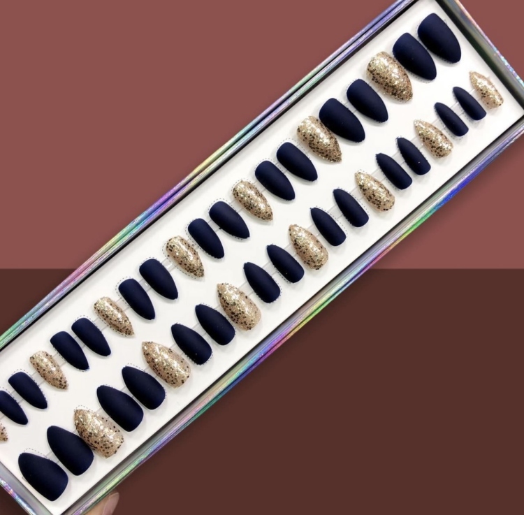 اظافر الوان مع لاصق دبل فيس عدد ٤٢ اظفر 