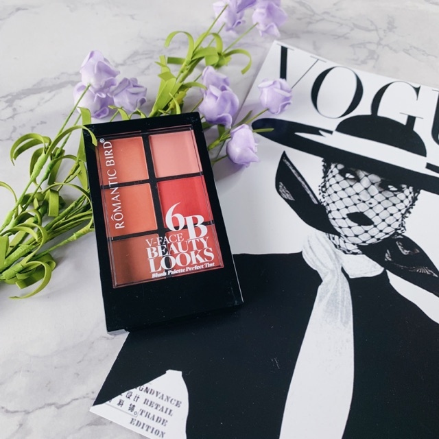 ROMANTIC BIRD BLUSH PALETTE بلشر