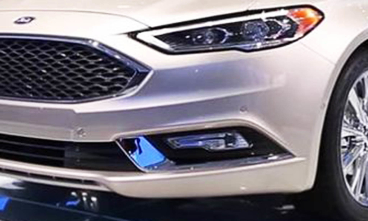 كشاف امامي Ford Fusion TITANIUM موديل 2017