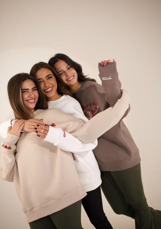Mumtaneh- Grateful Sweater ( ممتنة)