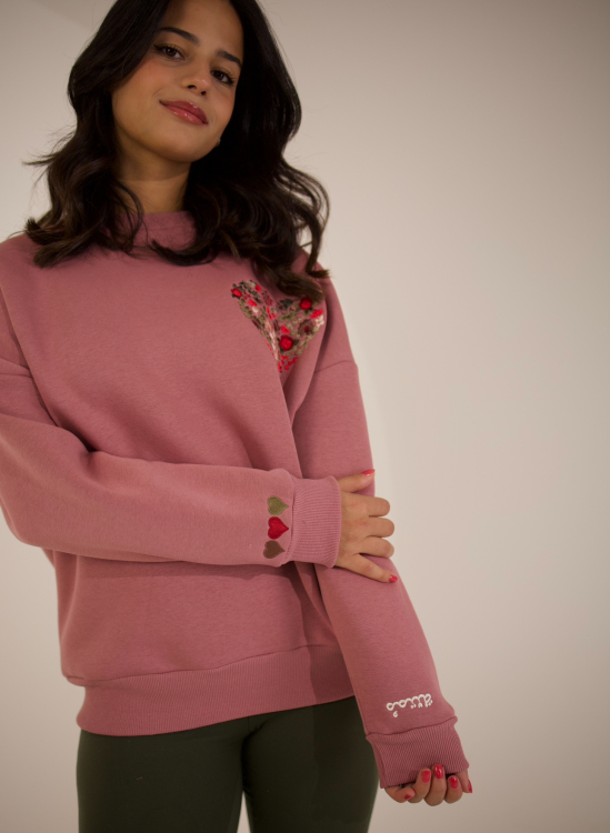 Mumtaneh- Grateful Sweater ( ممتنة)