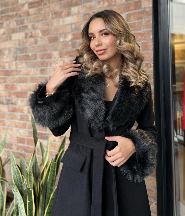 Fuzzy Collar and Cuff Belted Coat حجز