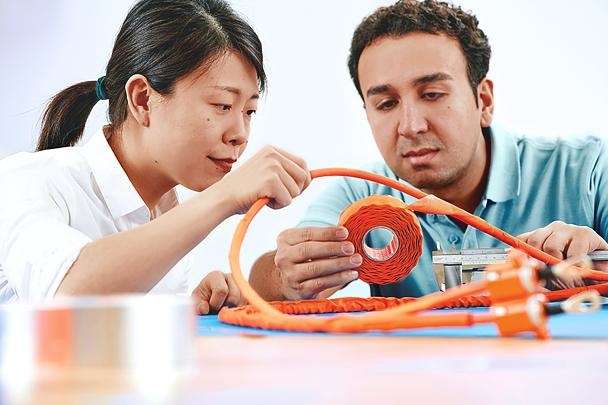 تب جدلات قماشي حراري لمركبات الهايبرد و المركبات الكهربائية