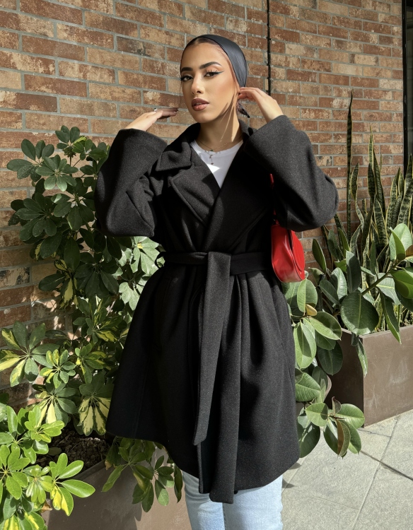 Label Neck Belted Coat (black)