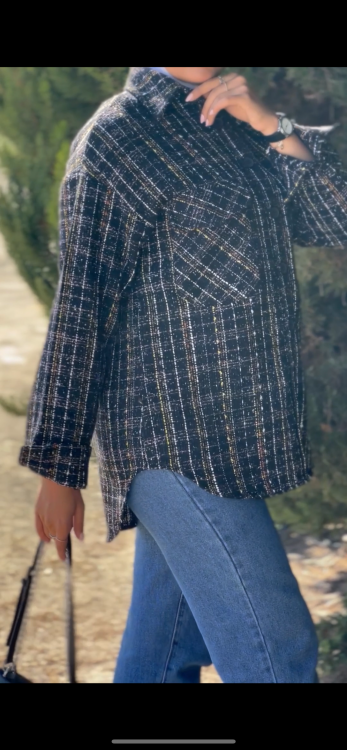 قميص مخطط بلونين 