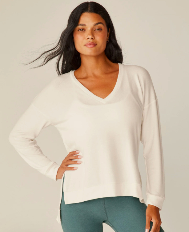 Beyond Yoga Long Weekend Lounge Pullover